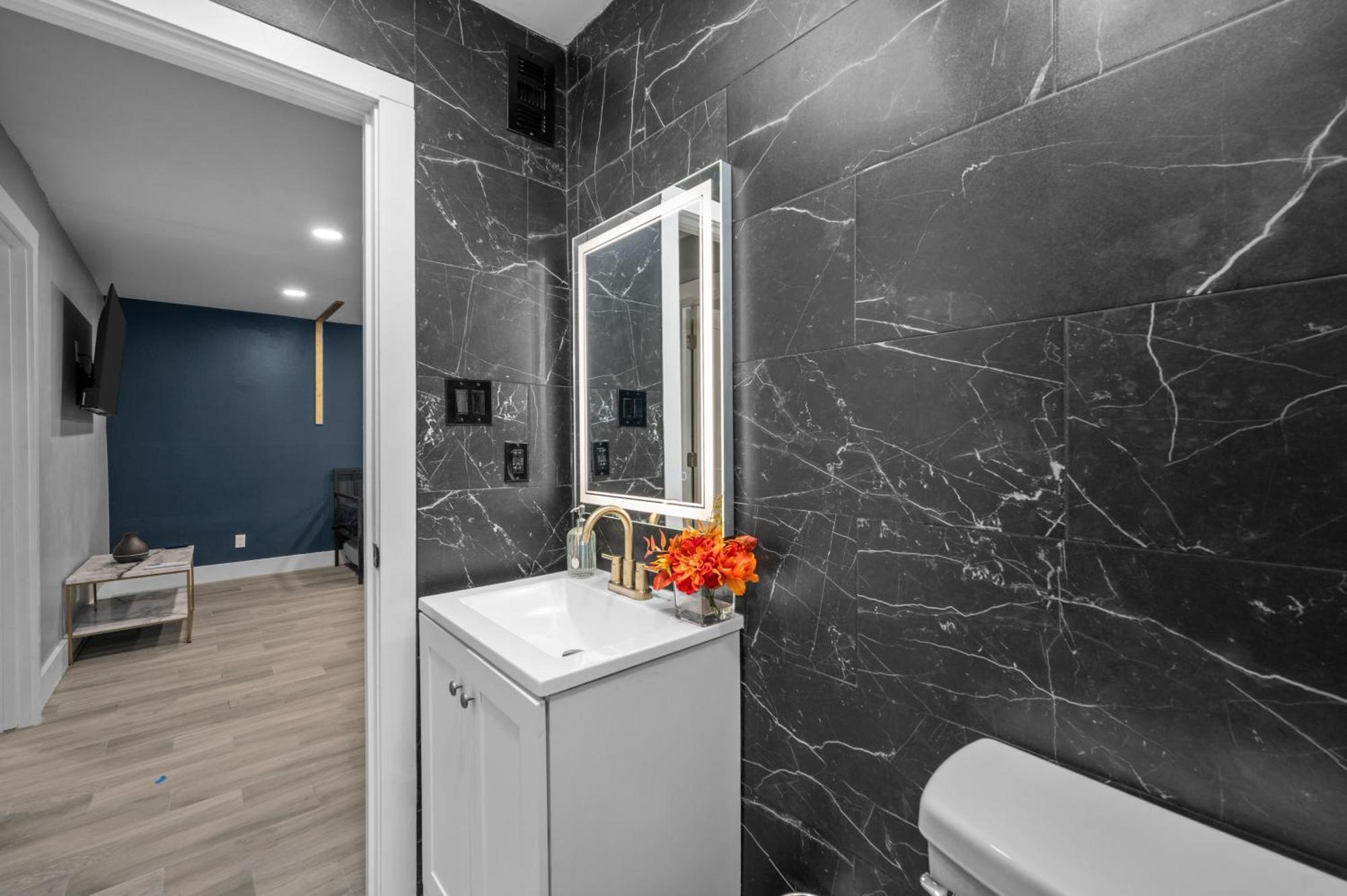 Cozy Galleria Apt Near Uptown With Free Park Хюстън Екстериор снимка