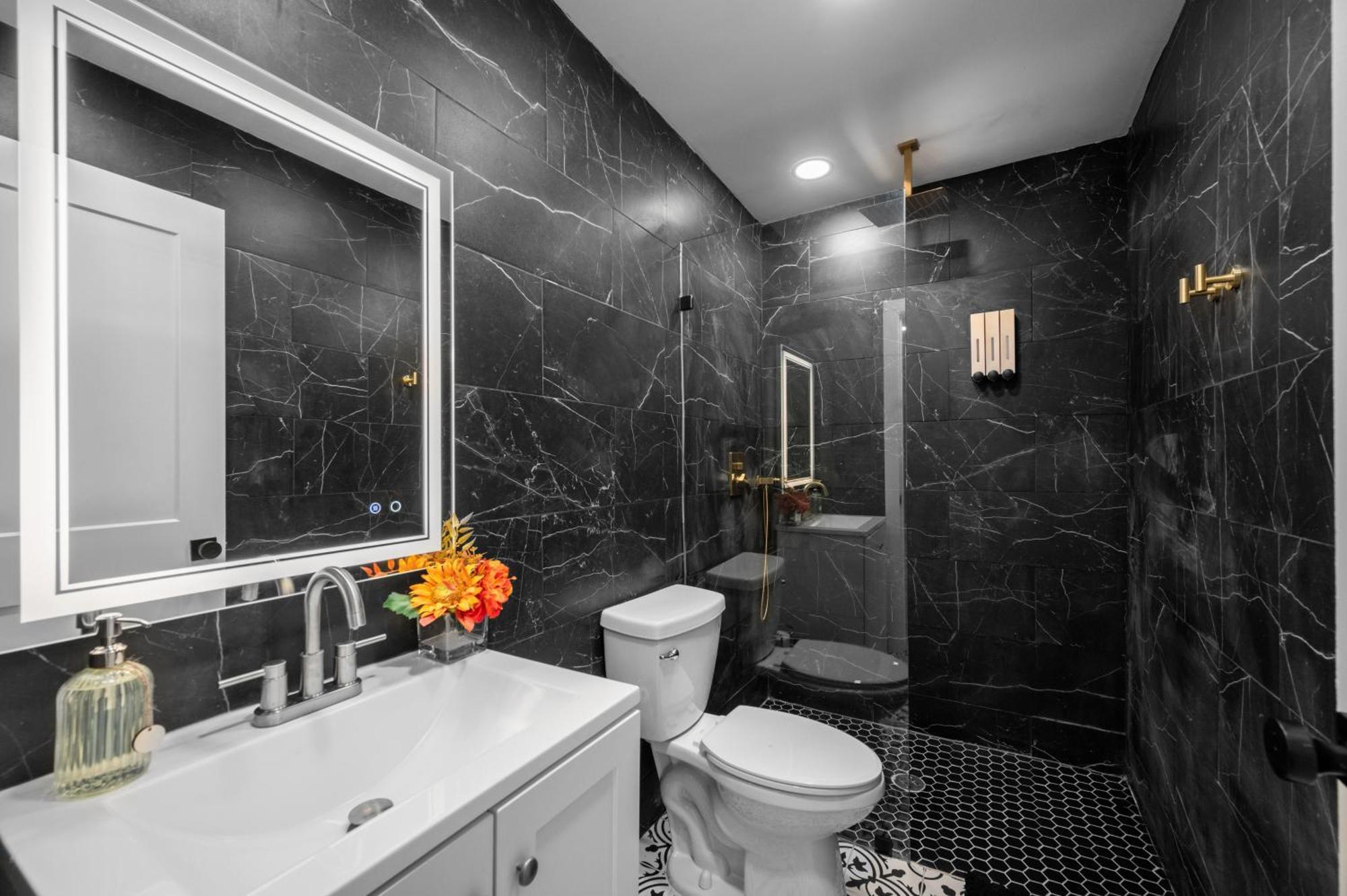 Cozy Galleria Apt Near Uptown With Free Park Хюстън Екстериор снимка